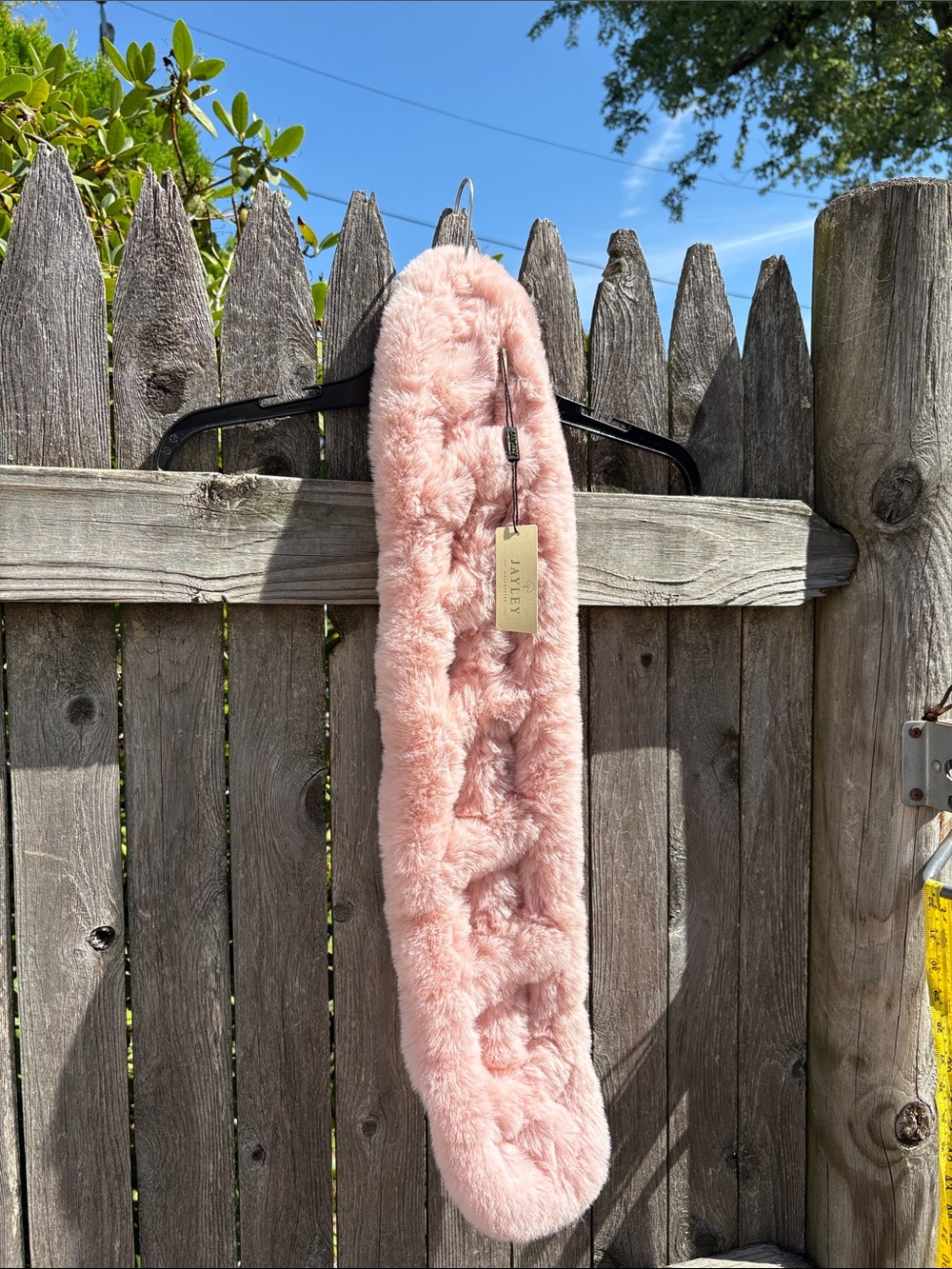 Jayley faux fur scarf. NWT!!